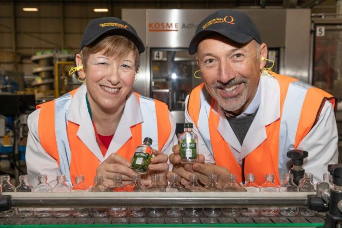 HelenJonesMP_WarrenScott_GJminiatureslinelaunch_2-1-800x533 Quintessential Brands launches miniature bottles production line