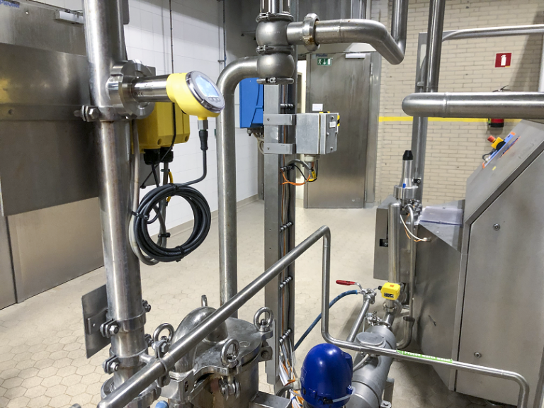 Reliable pressure emulsion line pressure prevents pump failure