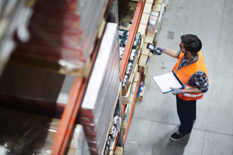 3 pros and 2 cons of logistics outsourcing